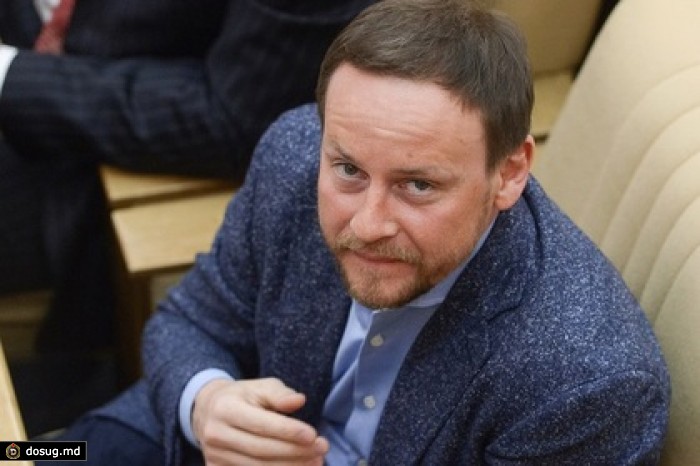 «Известия» сообщили о поездке депутата Сидякина к папуасам