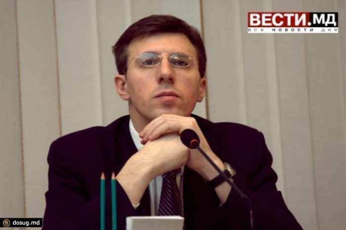 "Продолжение банкета": Группа людей блокирует работу кишиневского мэра