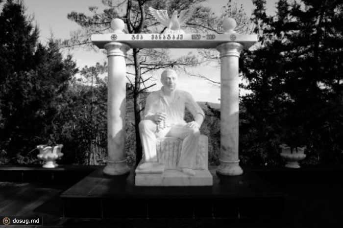 "Воры в законе" на грузинских кладбищах. ФОТО