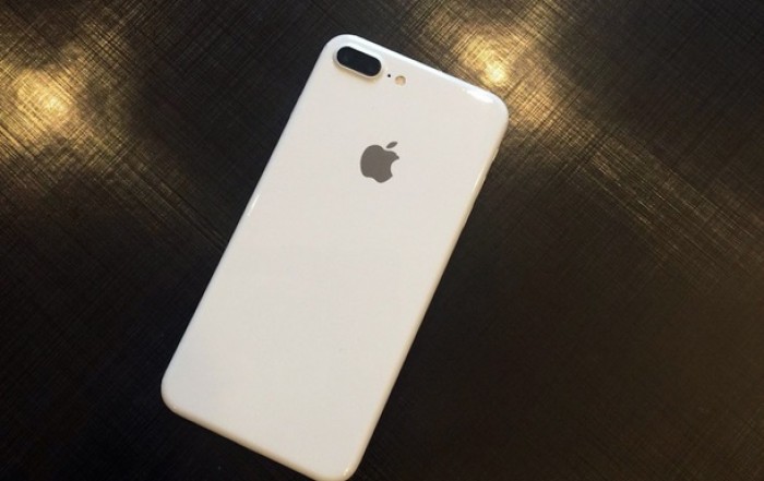 iPhone 7 в белом глянце показали на видео