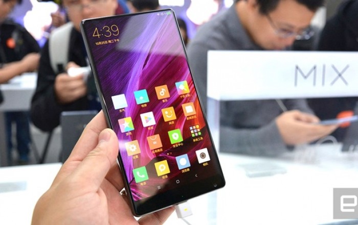 Безрамочный Mi Mix раскупили в рекордные 10 секунд