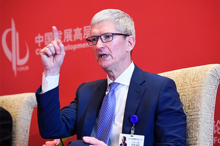 Глава Apple разрешил смотреть порно