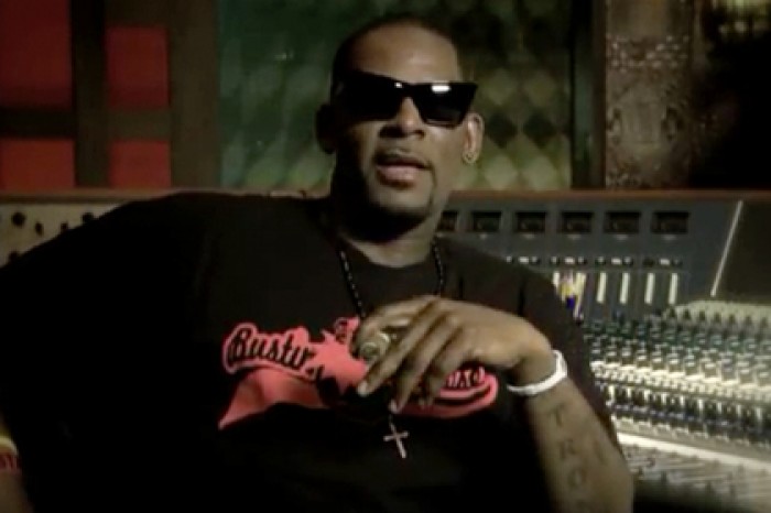 У музыканта R Kelly нашли секс-темницу для 14-летних «питомиц»