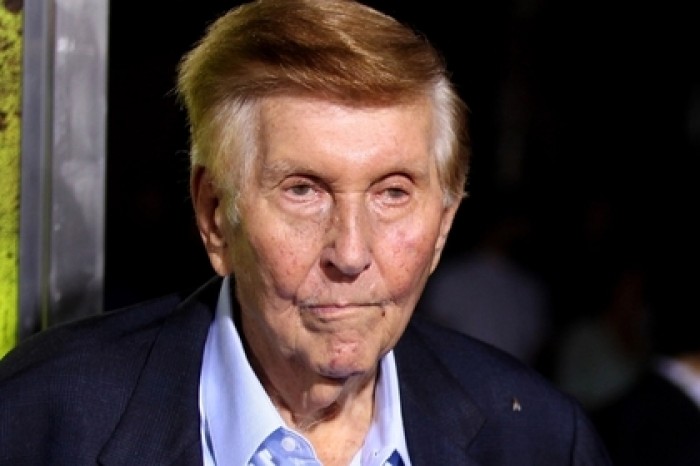 94-летний миллиардер лишился голоса и продолжил материть подчиненных через iPad
