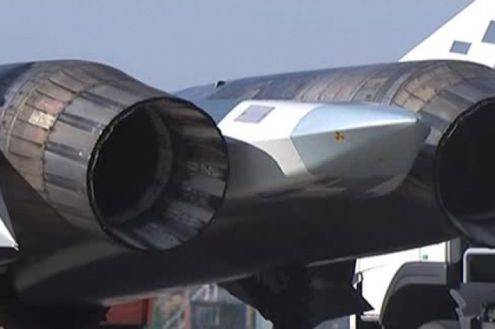 Подготовка Су-57 к параду попала на видео