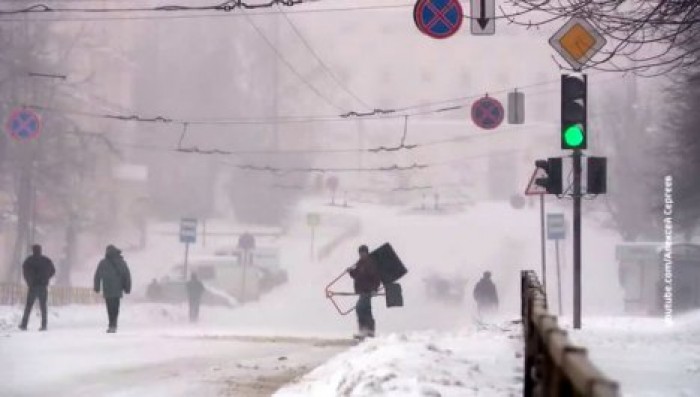 Российский Киров засыпало снегом
