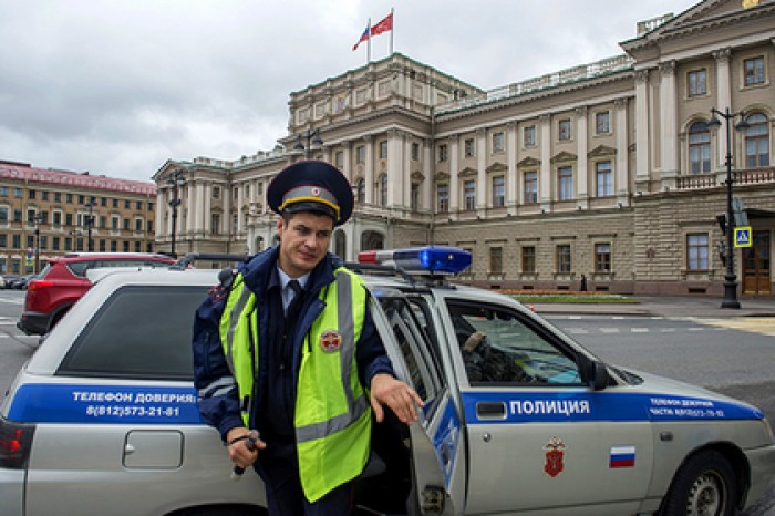 У петербурженки украли урну с прахом матери