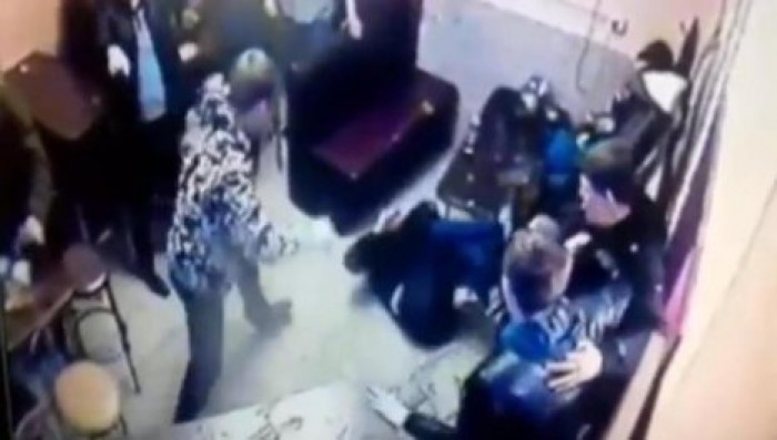 Жестокая драка произошла в оренбургской закусочной(18+)
