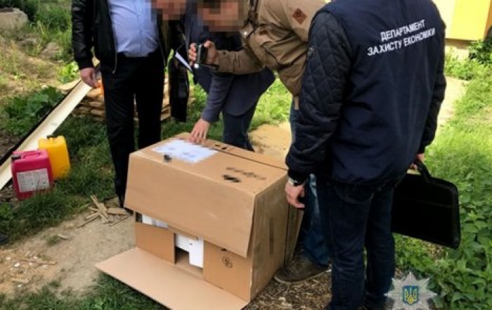 Деньги не греют: украинский чиновник попался на необычной взятке
