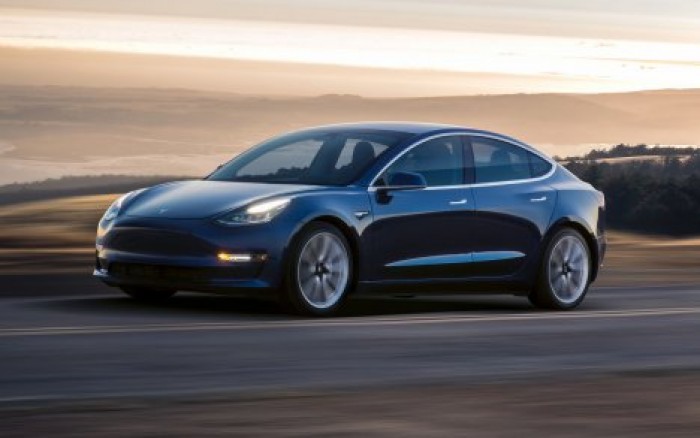 Илон Маск рассказал подробности о новом электромобиле Tesla Model 3