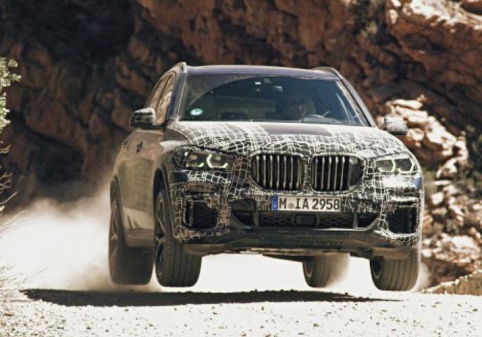Компания BMW опубликовало видео с новым внедорожником X5