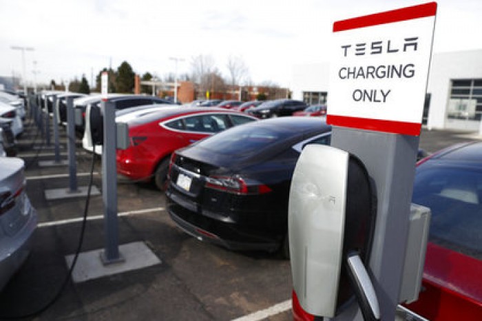 Маск рассказал о «потрясающей» двухмоторной Tesla