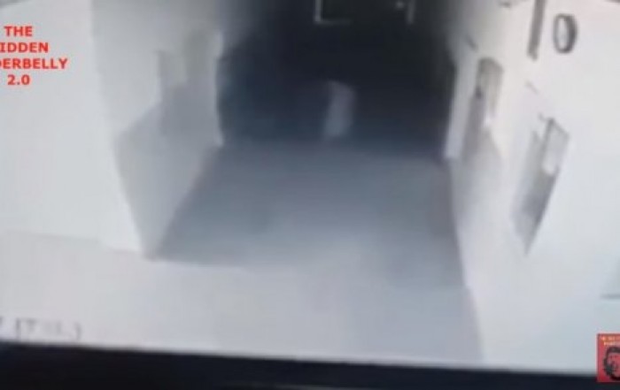 Необъяснимо, но факт: преследующее девушку привидение попало на видео