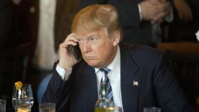 Трамп ставит США под угрозу, отказываясь ежемесячно обновлять свой смартфон