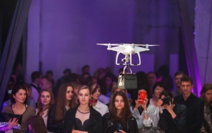 В Украине прошел первый модный показ с дронами