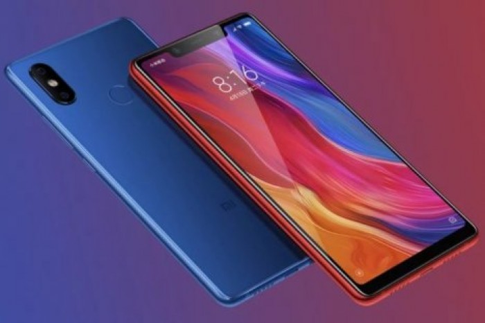 Xiaomi представила флагманский смартфон Mi 8 с "чёлкой" и без рамок