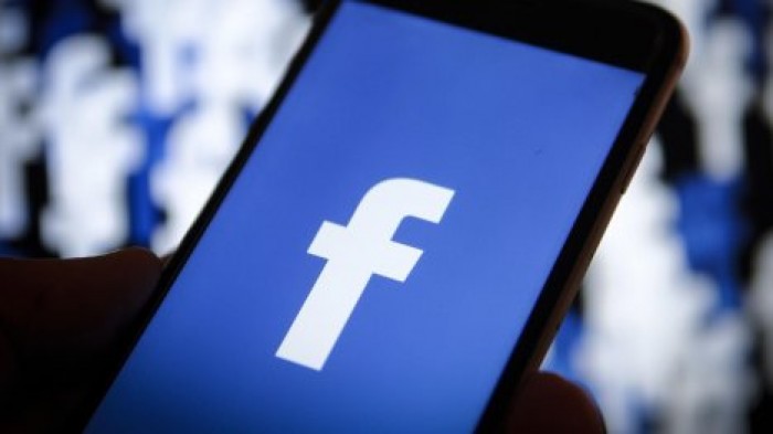 Facebook начала тестировать платную подписку на группы