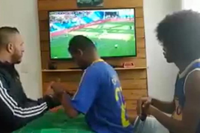 Ликование слепоглухого болельщика сняли на видео