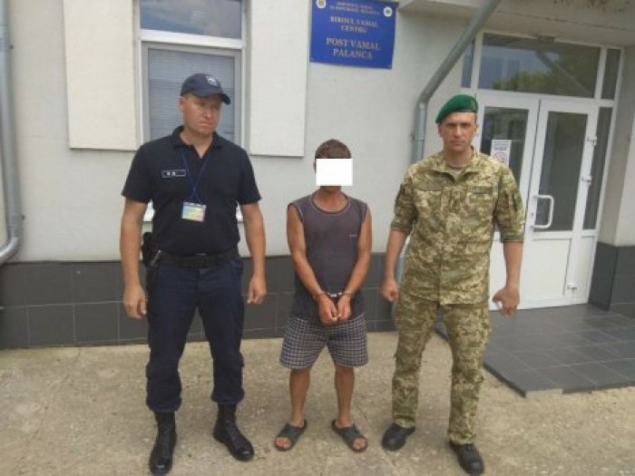 Одесские пограничники задержали сутенера, который годами скрывался от молдавской полиции