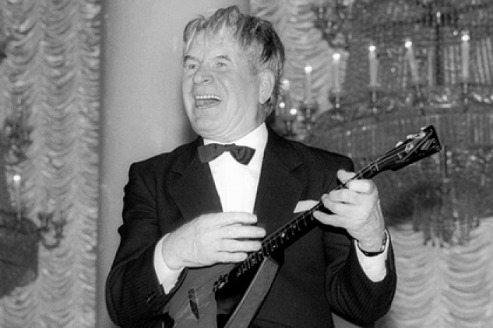 Умер самый известный балалаечник советского кино