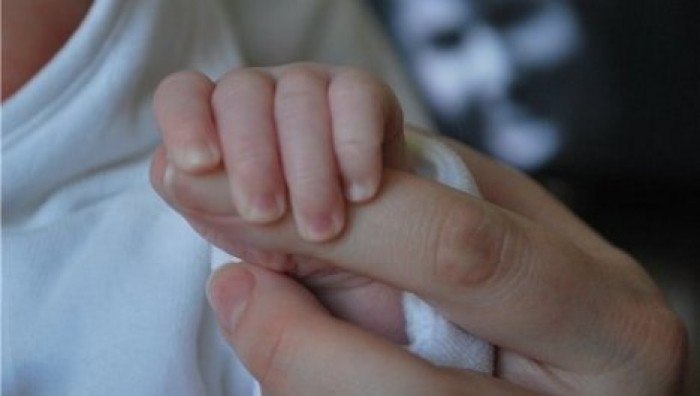 В Канаде троих человек признали законными родителями одного ребёнка