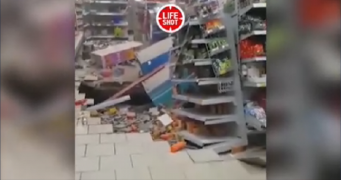 В Казани обрушились пол и потолок в одном из магазинов "Пятёрочка"