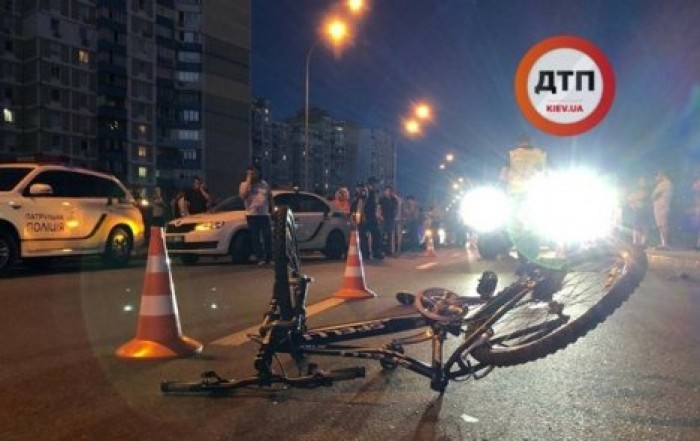 В Киеве авто из кортежа сбило ребенка: полиция завела дело