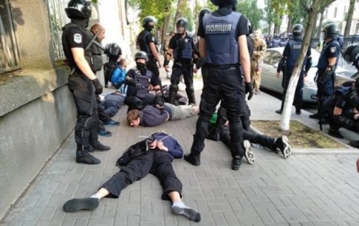В Киеве прошел Марш равенства: утром были задержаны десятки противников акции
