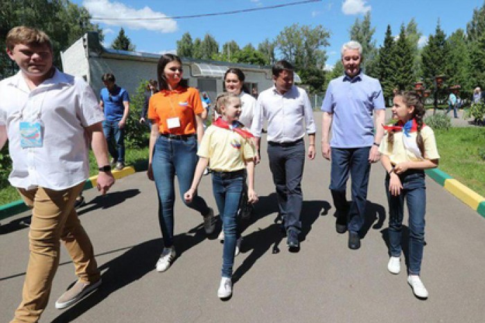Воробьев и Собянин сыграли в футбол