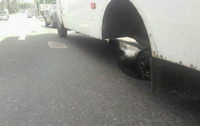 В Полтаве у маршрутки на ходу отпали колеса