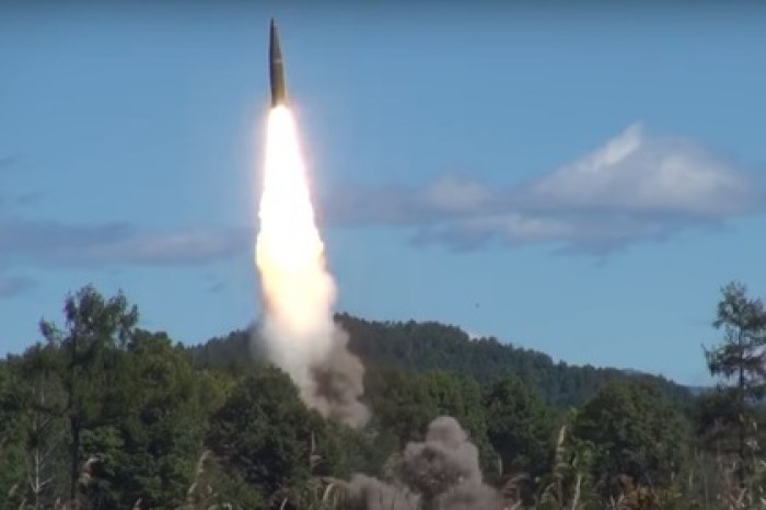 Запуск баллистической ракеты «Искандером» показали на видео