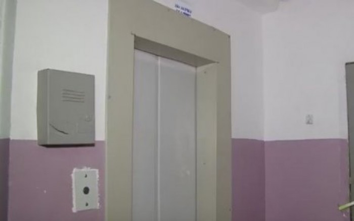 Житель Львова выжил после падения в шахту лифта с восьмого этажа