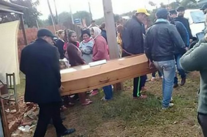Житель Парагвая явился на собственные похороны, чем шокировал родственников