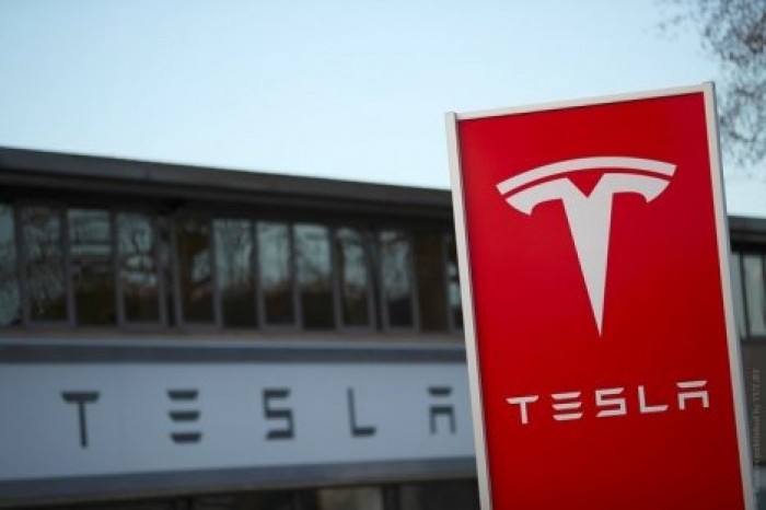 Экс-работник Tesla обвинил компанию в обмане инвесторов