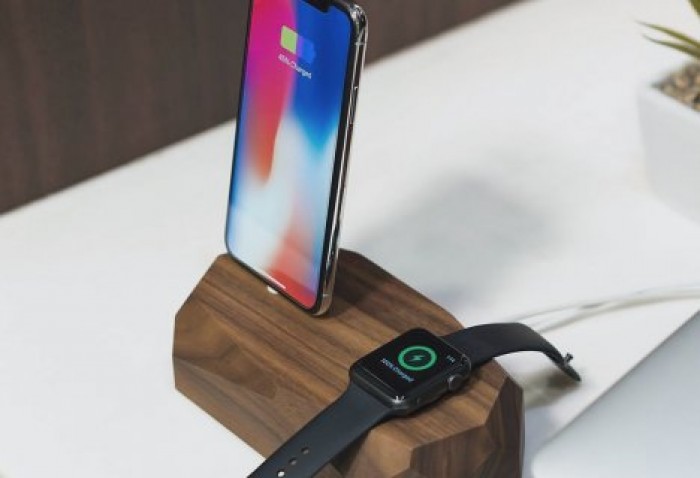 iPhone и Apple Watch получили деревянную зарядку