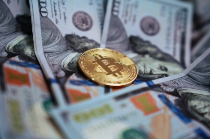Курс биткоина впервые за два месяца превысил $7,5 тысячи