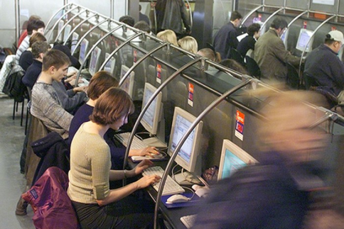 Мошенники узнали пароли жертв и пригрозили «слить» интимные записи с веб-камеры