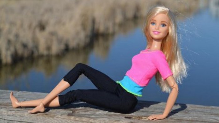 Новый тренд "ноги как у Barbie" сделал знаменитостей стройнее