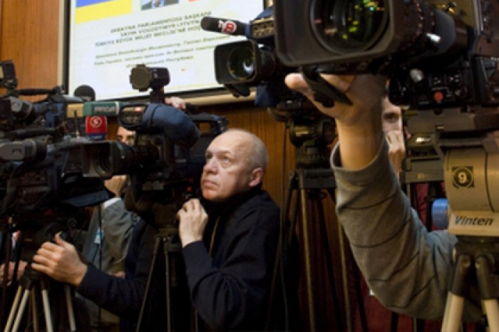 Украинский телеканал оштрафовали за концерт ко Дню Победы