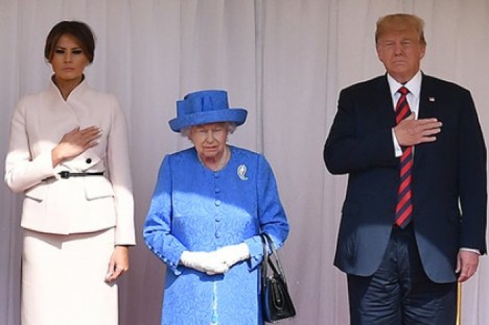 В брошках британской королевы, выбранных для встреч с Трампом, нашли подвох