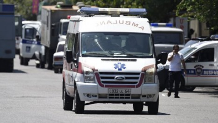 В Ереване после взрыва госпитализировали трех человек