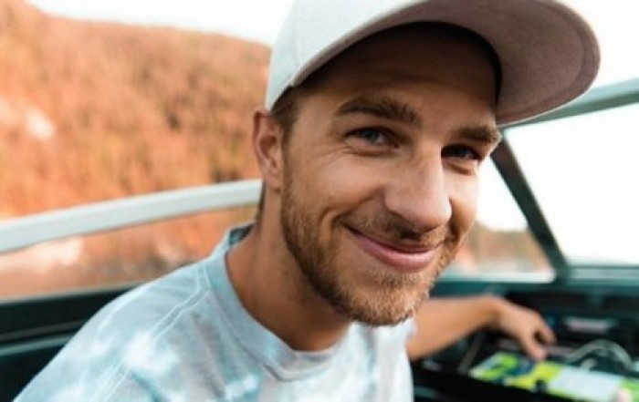 Звездный блогер YouTube погиб после падения с водопада
