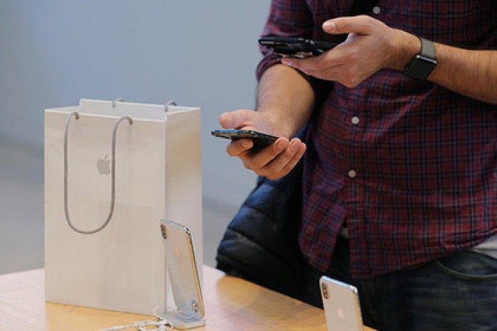 Apple отвергла обвинения в прослушке
