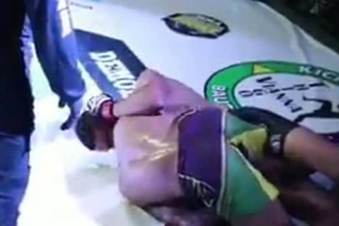 Боец MMA чуть не умер на ринге из-за бездействия судьи
