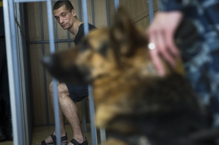 Французские тюремщики посадили Павленского в карцер