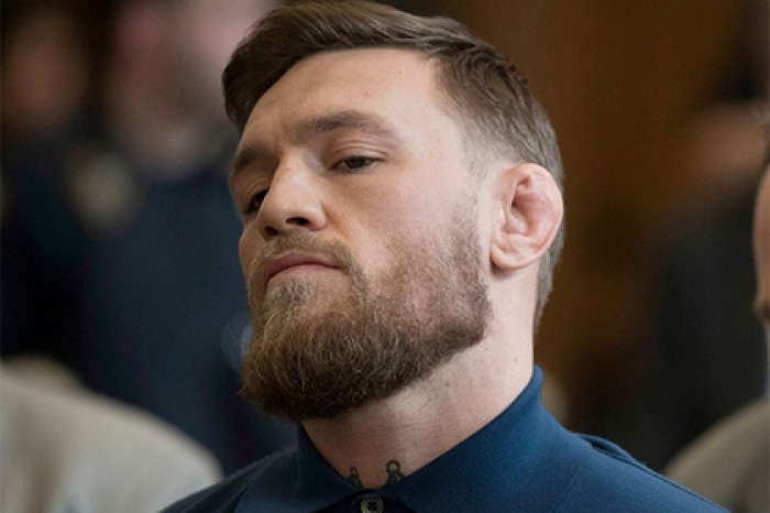 Макгрегор жестко ответил Мэйуэзеру и послал его семью