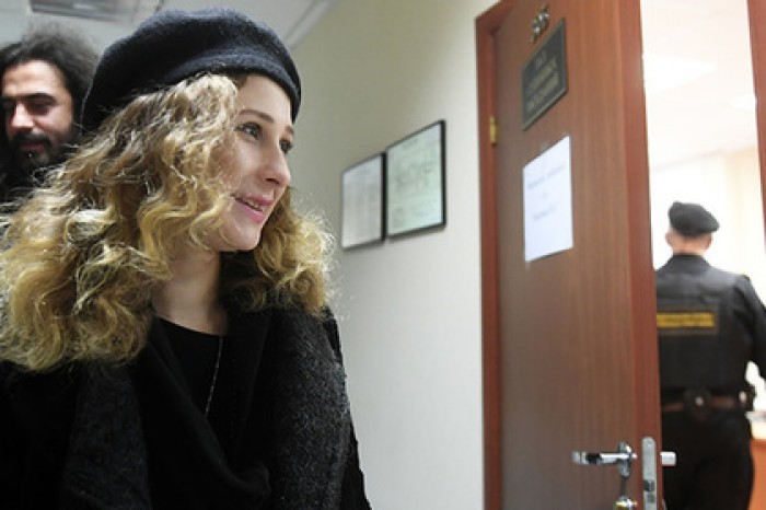 Мария Алехина из Pussy Riot проигнорировала запрет и сбежала из России