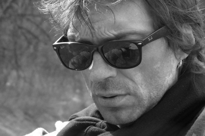 Умер автор обложки альбома «Группа крови»