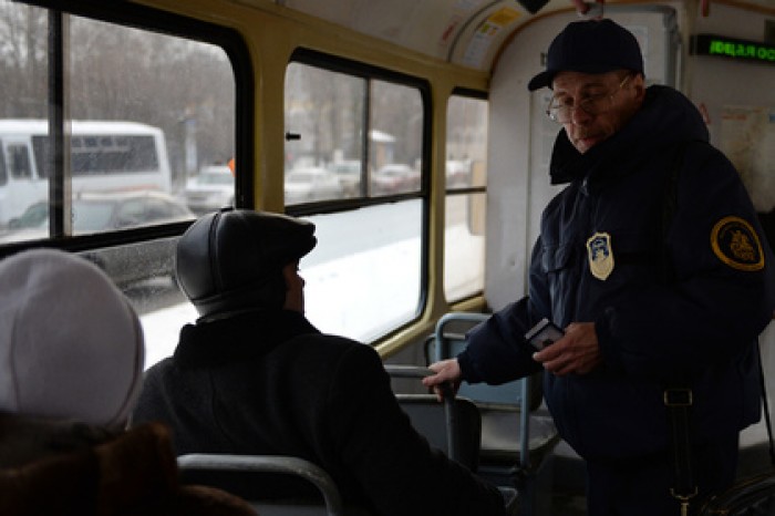 В Белоруссии безбилетница-кикбоксер избила контролера