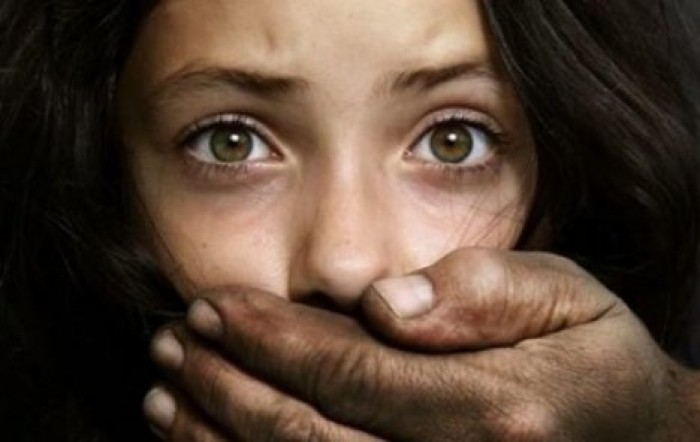 В Одессе отчим несколько месяцев развращал 14-летнюю падчерицу